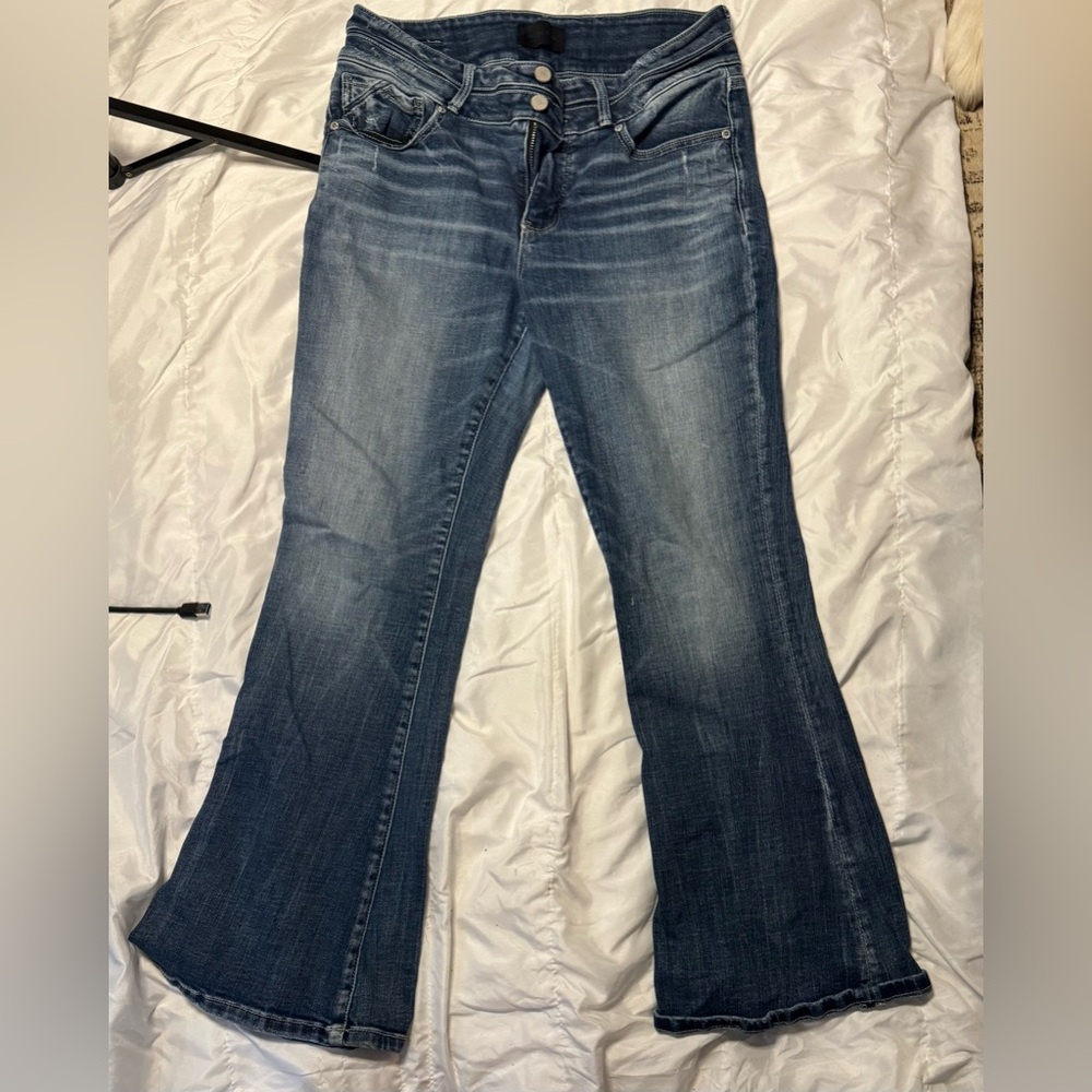 Buckle Medium Blue Flare Women's Jeans